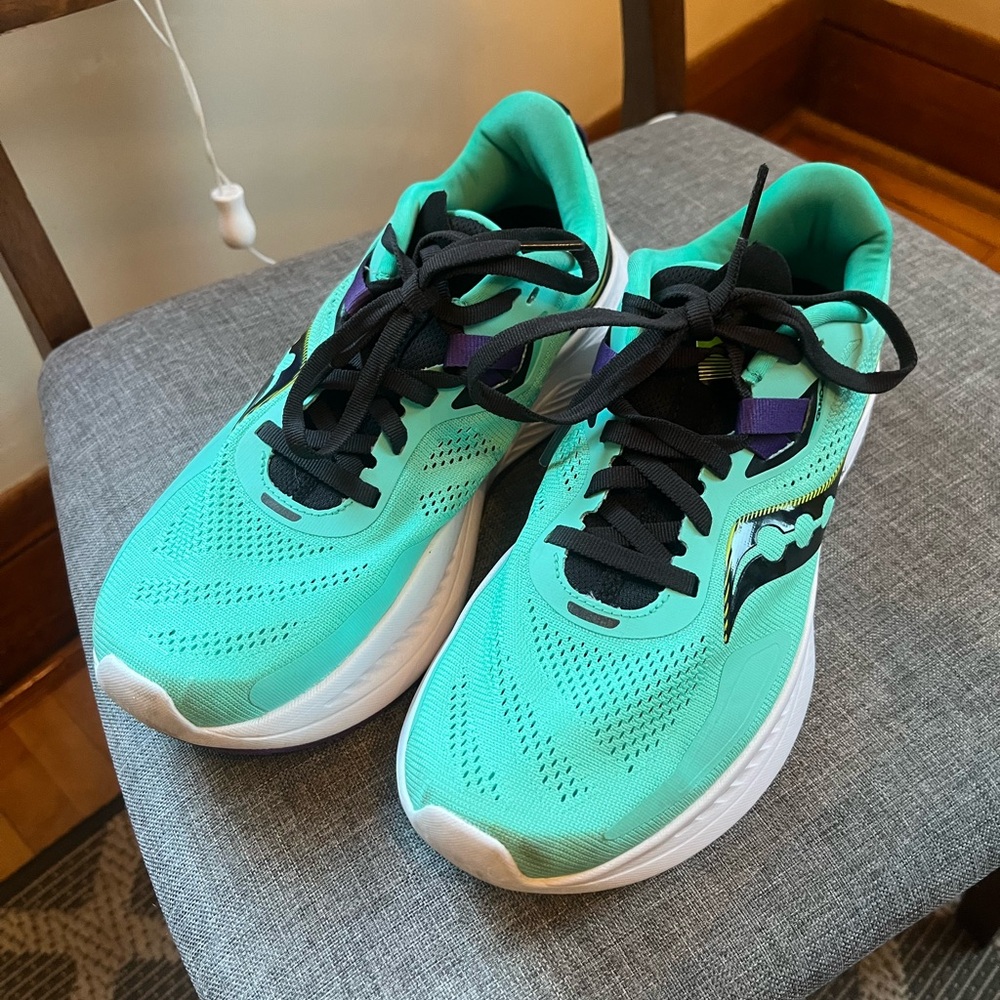 Women’s Saucony Guide Size 8
